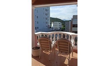 EN VENTA APARTAMENTO DUPLEX, BARRIO JARDN.