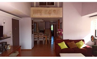 EN VENTA APARTAMENTO DUPLEX, BARRIO JARDN.