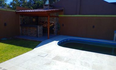 VENTA Hermoso Chalet característico de San Miguel, toma dpto como PARTE DE PAGO
