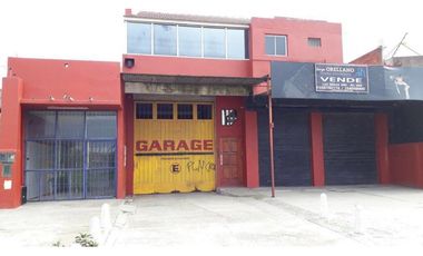 Vende o permuta Importante propiedad Vivienda + locales + estacionamiento en funcionamiento S/ Avenida Polonia a cuadras de Av. Juan B. Justo (ideal i