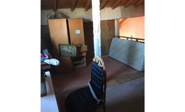 Vende o permuta Importante propiedad Vivienda + locales + estacionamiento en funcionamiento S/ Avenida Polonia a cuadras de Av. Juan B. Justo (ideal i