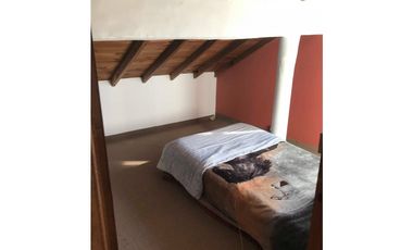 Vende o permuta Importante propiedad Vivienda + locales + estacionamiento en funcionamiento S/ Avenida Polonia a cuadras de Av. Juan B. Justo (ideal i