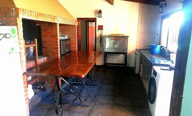 VENDO EXCELENTE CHALET (ZONA 57 Y 92) NECOCHEA