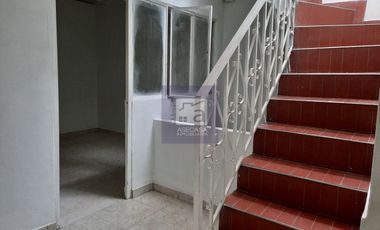 COD. 4008 - SE ARRIENDA APARTAMENTO - BARRIO: ARENALES