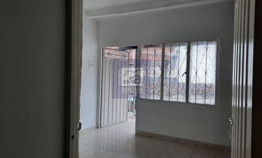 COD. 4008 - SE ARRIENDA APARTAMENTO - BARRIO: ARENALES