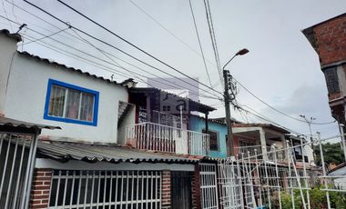 COD. 4008 - SE ARRIENDA APARTAMENTO - BARRIO: ARENALES