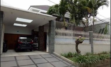 RUMAH MEWAH JEMURSARI STRATEGIS SIAP HUNI