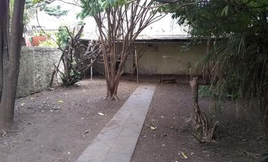 Propiedad de 3 amb en lote propio en el centro comercial de villa ballester