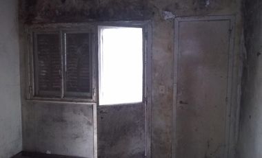 Propiedad de 3 amb en lote propio en el centro comercial de villa ballester