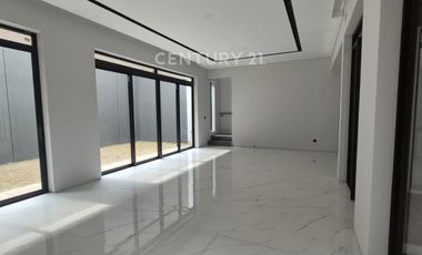 Rumah Minimalis Modern Di Tatar Nilapadmi Kota Baru Parahyangan