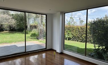 casa en arriendo en cota. Cod A4655