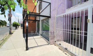 Los Pinos: Magnífico departamento con 2 locales comerciales al frente