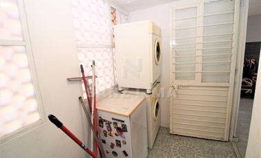 Los Pinos: Magnífico departamento con 2 locales comerciales al frente