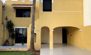Renta de Casa amueblada dentro de privada en Chuburna Mérida, Yuc.