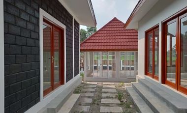 UNIT TERAKHIR!RUMAH ETNIK MINIMLIS DEKAT ABAYAGIRI DENGAN VIEW SAWAH DAN GUNUNG 600 JUTAAN