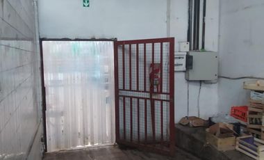 Vendo s/avenida Importe Local c/Cochera en Subsuelo + Depós y vivienda – Lote con salida a 2 calles