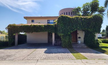 Casa en Venta en El Álamo Country Club en Celaya Gto.