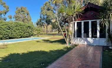 Venta de casa en Echeverria del lago - Canning