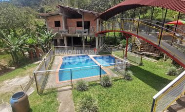 casa campestre en venta en vereda cineral. Cod V102536