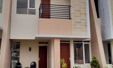 Rumah Cantik 2 lantai di Greenland Sayang Jatinangor