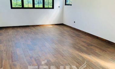 Imponente Casa en venta con vista al pico de Orizaba y Jardín- Coatepec, Ver.