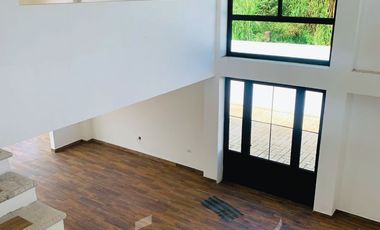 Imponente Casa en venta con vista al pico de Orizaba y Jardín- Coatepec, Ver.