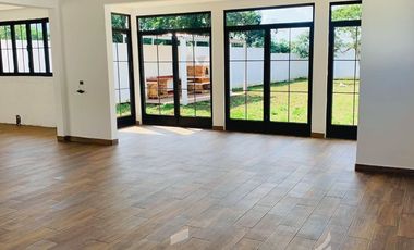 Imponente Casa en venta con vista al pico de Orizaba y Jardín- Coatepec, Ver.