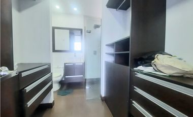 Venta de moderno apartamento en Sabaneta, sector Aves Maria.
