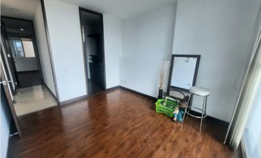 Venta de moderno apartamento en Sabaneta, sector Aves Maria.