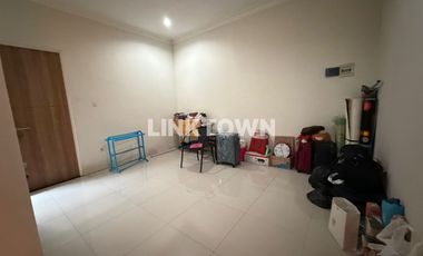 Dijual Rumah 2 Lantai Siap Huni Strategis di Dukuh Kupang Surabaya