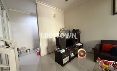 Dijual Rumah 2 Lantai Siap Huni Strategis di Dukuh Kupang Surabaya