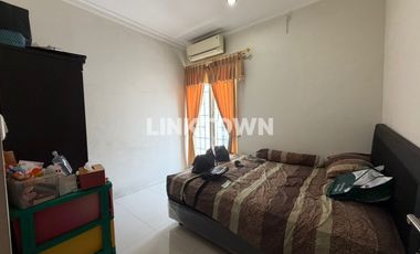Dijual Rumah 2 Lantai Siap Huni Strategis di Dukuh Kupang Surabaya