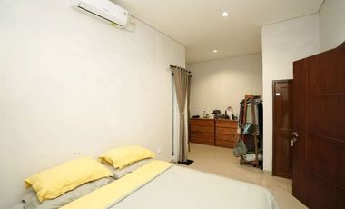 Rumah 2 lantai full furnish di pamulang barat
