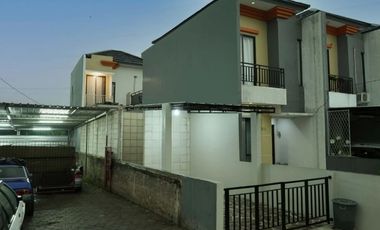 Rumah 2 lantai full furnish di pamulang barat