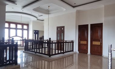 Jual Rumah Mewah Klasik Pepelegi Indah