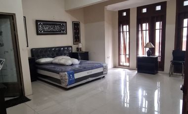 Jual Rumah Mewah Klasik Pepelegi Indah