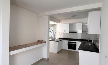 casa en venta en alfaguara. Cod V6934