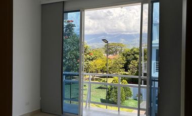 casa en venta en alfaguara. Cod V6934