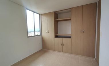 apartamento en arriendo en prados del este. Cod A1955