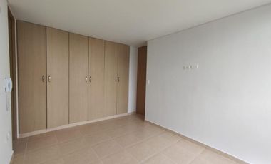 apartamento en arriendo en prados del este. Cod A1955