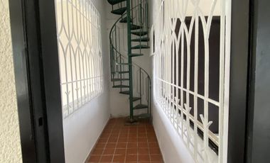 Venta de Casa de 2 niveles y 3 recámaras en Prol. Miguel Hidalgo, Col. Benito Juárez Norte, Coatzacoalcos, Ver.