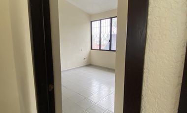 Venta de Casa de 2 niveles y 3 recámaras en Prol. Miguel Hidalgo, Col. Benito Juárez Norte, Coatzacoalcos, Ver.