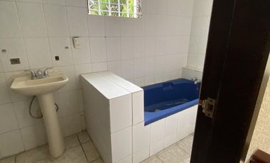 Venta de Casa de 2 niveles y 3 recámaras en Prol. Miguel Hidalgo, Col. Benito Juárez Norte, Coatzacoalcos, Ver.