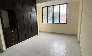 Venta de Casa de 2 niveles y 3 recámaras en Prol. Miguel Hidalgo, Col. Benito Juárez Norte, Coatzacoalcos, Ver.