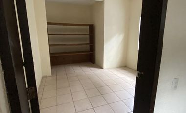 Venta de Casa de 2 niveles y 3 recámaras en Prol. Miguel Hidalgo, Col. Benito Juárez Norte, Coatzacoalcos, Ver.