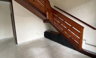 Venta de Casa de 2 niveles y 3 recámaras en Prol. Miguel Hidalgo, Col. Benito Juárez Norte, Coatzacoalcos, Ver.