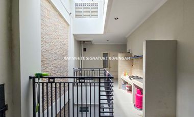 Rumah Kost 3 Lantai di Lokasi Strategis Cempaka Putih
