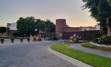 SE VENDE LOTE LOMAS DE ANGELOPOLIS 1 - 942 m2