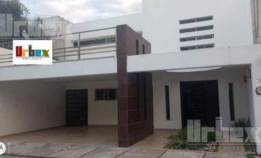 SE VENDE HERMOSA CASA RESIDENCIAL EN FRACCIONAMIENTO VILLAS DEL RÍO, CAMPECHE