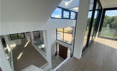 CASA EN VENTA EN COSTA ESMERALDA - MARITIMO III 34